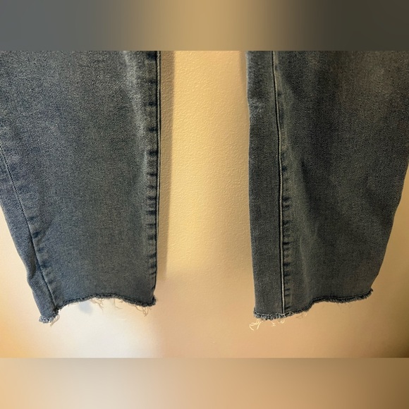 Good American GOOD LEGS STRAIGHT JEANS- Blue449, Size 4 - Picture 7 of 10